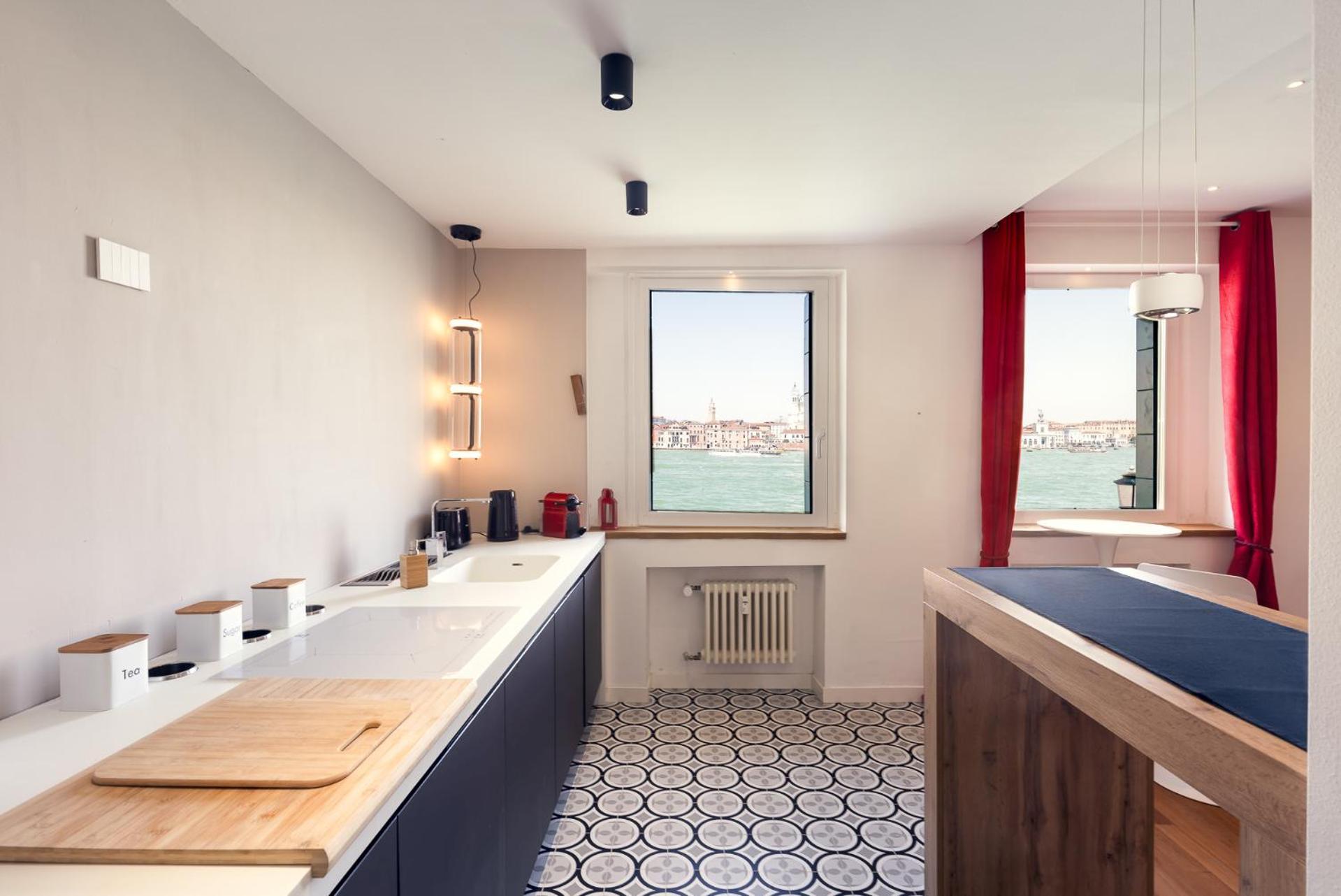 3 Windows On St Mark - Waterfront Apartment Veneţia Exterior foto